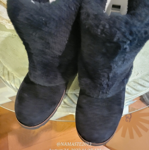 Ugg Maylin Sheepskin Sherpa Fur Boots in Black Size 7 #490 - Picture 12 of 16